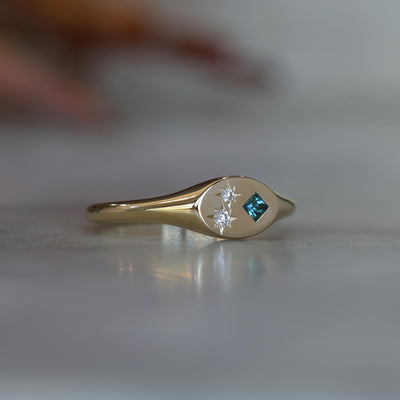 STAR SET / ELIPSE SAPPHIRE & DIAMOND SIGNET IV