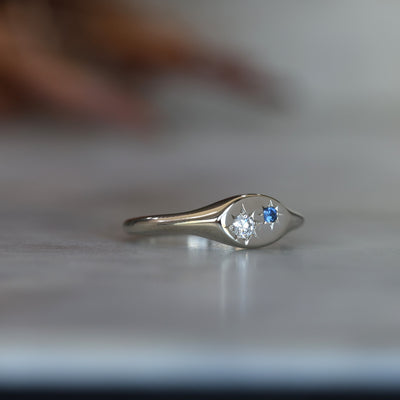 STAR SET / ELIPSE SAPPHIRE & DIAMOND SIGNET III