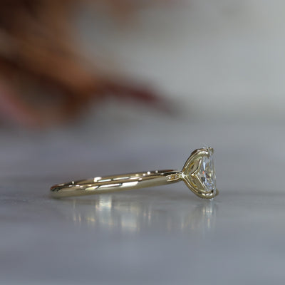 DUNE / 1.04ct OVAL DIAMOND 4 CLAW SOLITAIRE