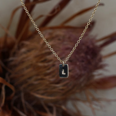 PETITE TABLET INITIAL / NECKLACE