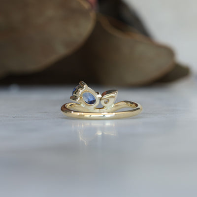 TOI ET MOI / 1.02CT OVAL SAPPHIRE & 0.10ct PEAR DIAMOND RING