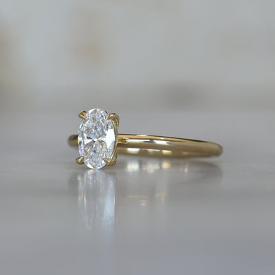 DUNE / 0.76ct OVAL DIAMOND 4 CLAW SOLITAIRE