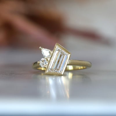 BRIDIE / 1.02ct TRAPEZE DIAMOND ASYMMETRICAL RING