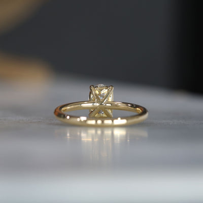 DUNE / 1.00ct OVAL DIAMOND 4 CLAW SOLITAIRE