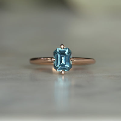 DUNE / 1.28ct EMERALD CUT MADAGASCAN SAPPHIRE 4 CLAW SOLITAIRE