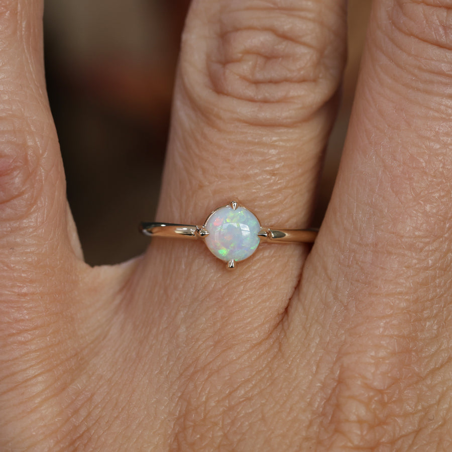 ROUND OPAL / 4 CLAW COMPASS RING II