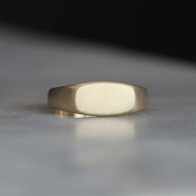 RECTANGLE CUSHION / SIGNET RING