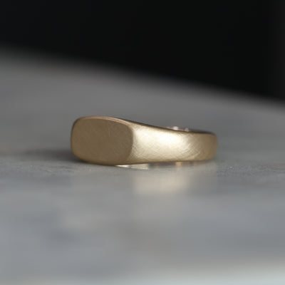 RECTANGLE CUSHION / SIGNET RING