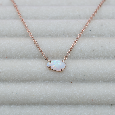 FREEFORM EAST WEST / PETITE OPAL NECKLACE