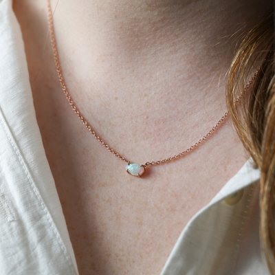 FREEFORM EAST WEST / PETITE OPAL NECKLACE