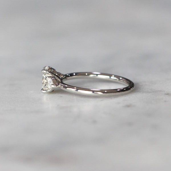 OVAL DIAMOND / TRILOGY RING - Meg Maskell Fine Jewellery